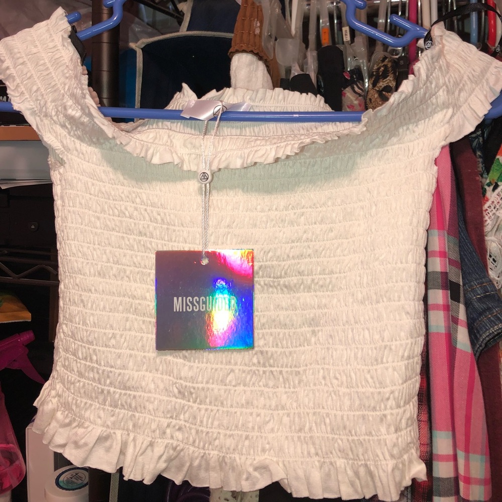❌SOLD❌NWT Missguided over the shoulder top!